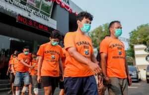 Sejumlah pelaku curanmor yang diamankan di Polrestabes Surabaya. (Foto: Istimewa) 